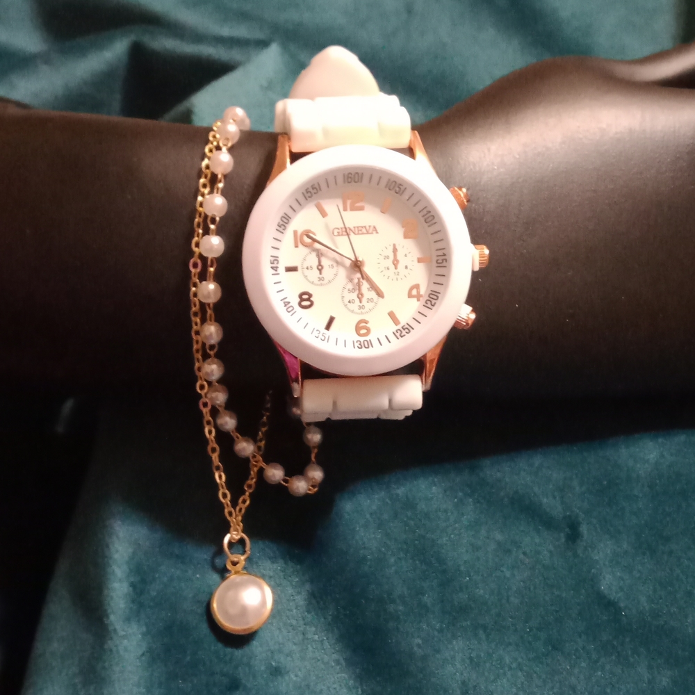 Round Pointer Quartz Watch White and Rose Gold And Gold Tone and Faux Pearl Brac